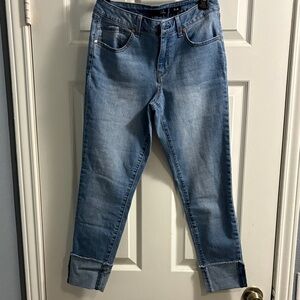 Taylor Light Blue Cropped Ankle Jeans